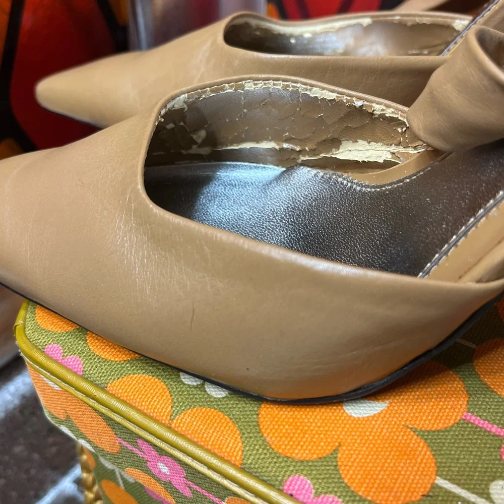 Vintage leather Y2K size 8.5 Nine West Tan Pointed Toe ankle strap Stilletos - Picture 7 of 17